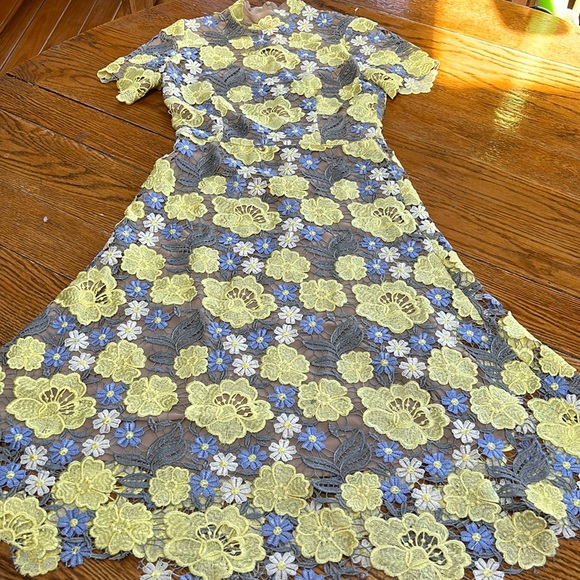 Olivia Rubin fit flare Yellow, blue, gray floral Size